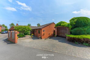 14, Woodbury Park, Holt Heath WR6 6NT