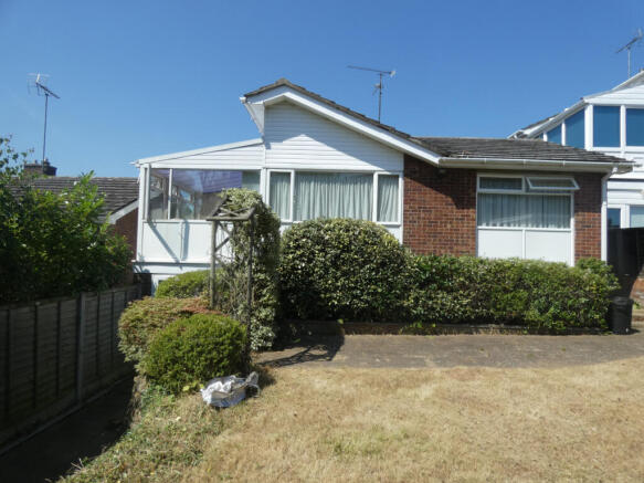 3 bed detached house for sale Shears Crescent, We