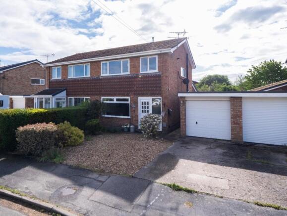 84 Ringway - Front.jpg