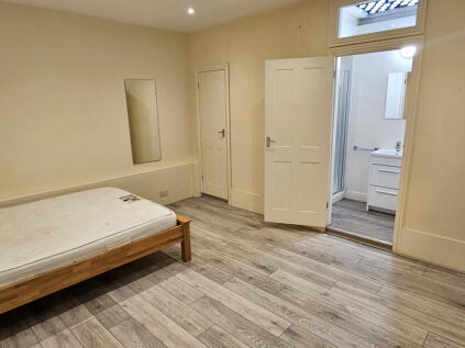 Chiswick High Road, London, W4 3AY