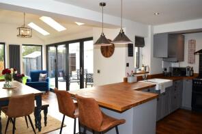 74, Oak Drive, Leicester LE7 2PX