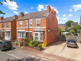 28, Fleeman Grove, Nottingham NG2 5BH