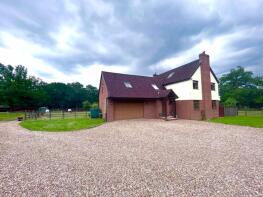Keepers Cottage, Half Moon Lane, Pepperstock, Luton LU1 4LL