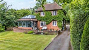 32, Portsmouth Road, Camberley GU15 1JX