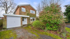 11, The Knolls, Grantham NG32 1AY