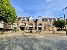 Flat 13, 26 Waters Mead, Thorpe Hall Avenue, Southend-on-sea SS1 3DW