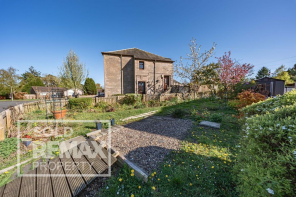 90, Parkhead Crescent, West Calder EH55 8AX
