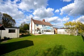2, Tythe Cottages, Ranks Green Road, Chelmsford CM3 2BQ
