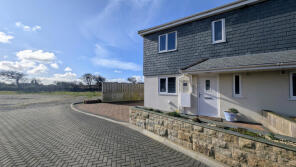2, Park Gwenton, Hayle TR27 5GF