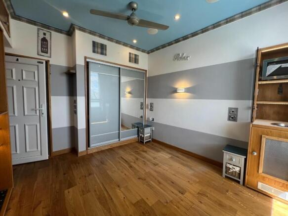 MAIN  ROOM