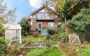 Thorntonsea, Worsley Lane, Cowes PO31 8JS