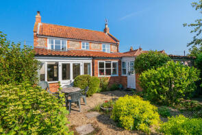 Meadow View, Holt Road, Holt NR25 7QB