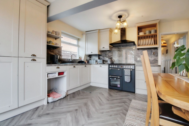 Kitchen/Dining