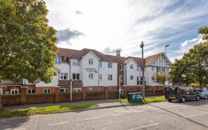 Flat 41, 21 Llewelyn Lodge, Cooden Drive, Bexhill-on-sea TN39 3DB
