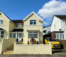 18, Queen Marys Walk, Llanelli SA15 1PG