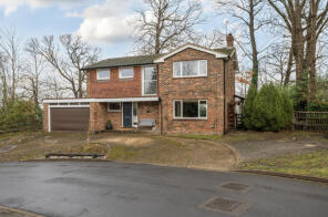 35 Woodlands, Beacon Hill, St Johns, Woking GU21 7QR