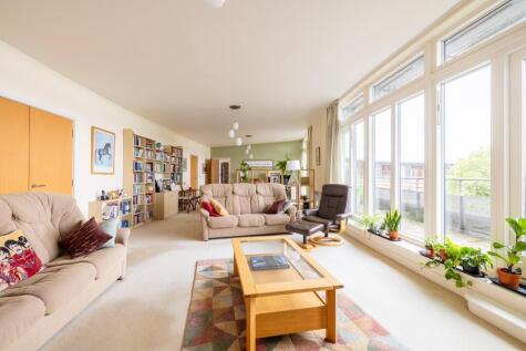 Redland Court Road, Redland