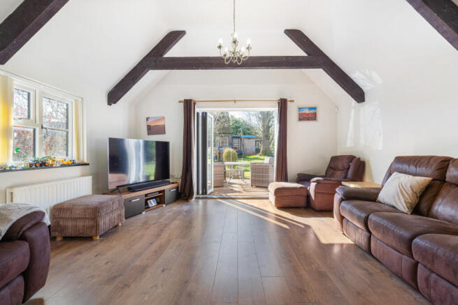 R6M23116-HDR
