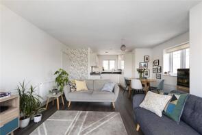 6, 10 Duke Court, Surtees Drive, Edenbridge TN8 6FE
