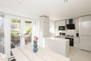 9, Darfield Close, Sheffield S20 6SW