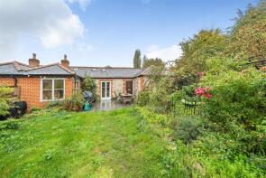 2, Clandon Mews, Back Lane, Guildford GU4 7SA