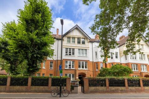 Esmond Gardens, South Parade, Bedford Park , Chiswick, W4