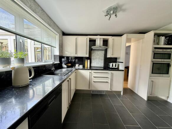 Kitchen: