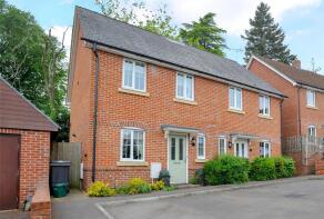 19, Meadowlands Drive, Haslemere GU27 2FD
