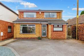 Charnor, Aston Cantlow Road, Wilmcote CV37 9XW