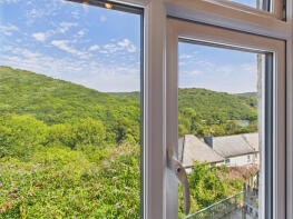 61a, Woodlands View, West Looe PL13 2AW