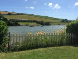 3 Forget Me Not Cottage, Northampton Terrace, A379 Through Frogmore, Kingsbridge TQ7 2NS