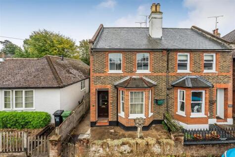 Byron Place, Leatherhead KT22