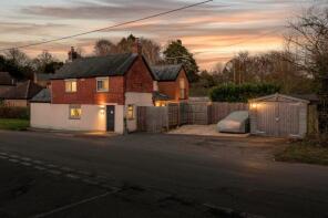 16, Valley Road, Buckingham MK18 4BG