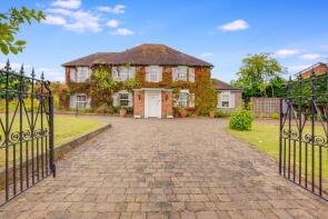 Crouch Hill House, Vicarage Lane, Lower Halstow ME9 7EH