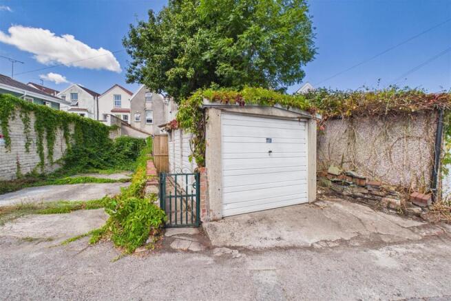 Garage @ Alma Road, Clifton, Bristol BS8 2HR | Fre