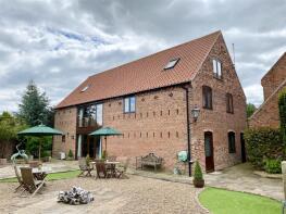 Yew Tree Farm, Great North Road, Newark NG23 6NL