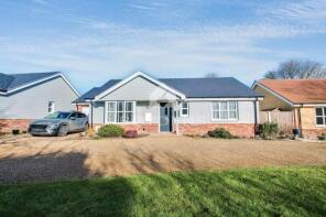 3, Greys Farm Close, Frinton-on-sea CO13 0FY