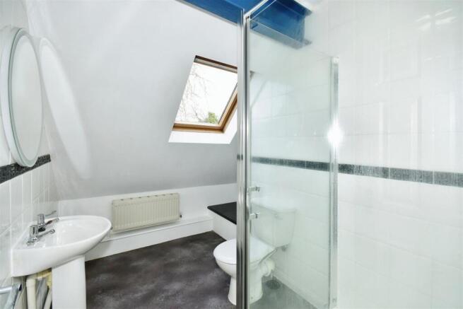Bathroom.JPG