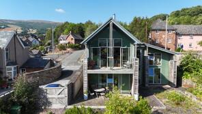 Ty Pren, Standard Street, Crickhowell NP8 1BP