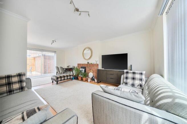 Lounge/Dining Room