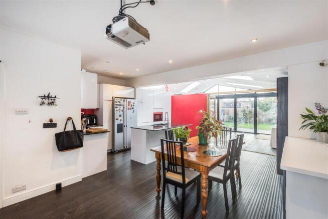Kitchen/ Dining Area