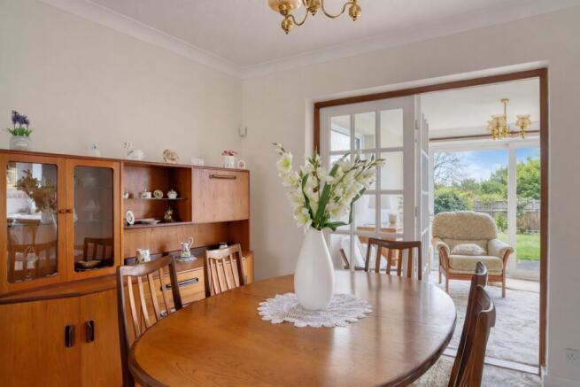Dining room 1.jpg