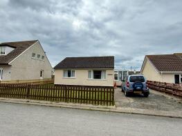 8, Francis Avenue, Fairbourne LL38 2EQ