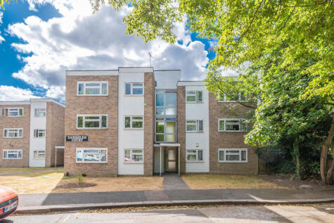 Daneglen Court, Stanmore, HA7