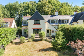7, Salt Lane, Hydestile, Godalming GU8 4DD
