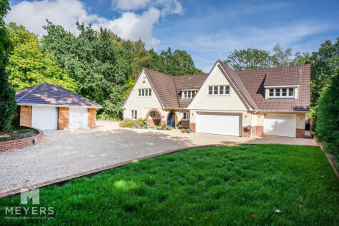 Woodland Walk, Ferndown, BH22 9