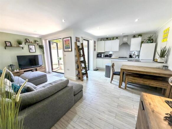 Kitchen/Lounge