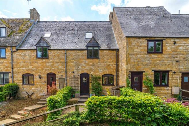 3 Wolds End Close