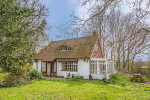Deerhurst, Handcross Road, Horsham RH13 6NZ