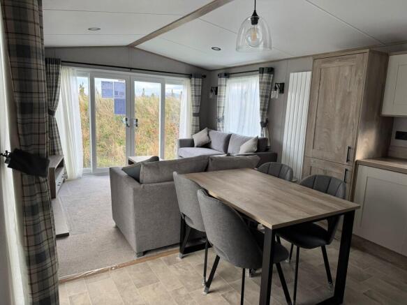 Lounge -Dining